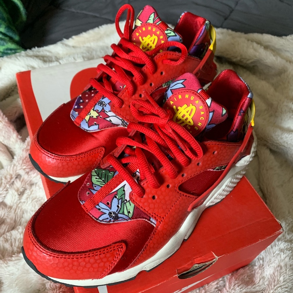 SOLD***Woman’s Nike Huarache